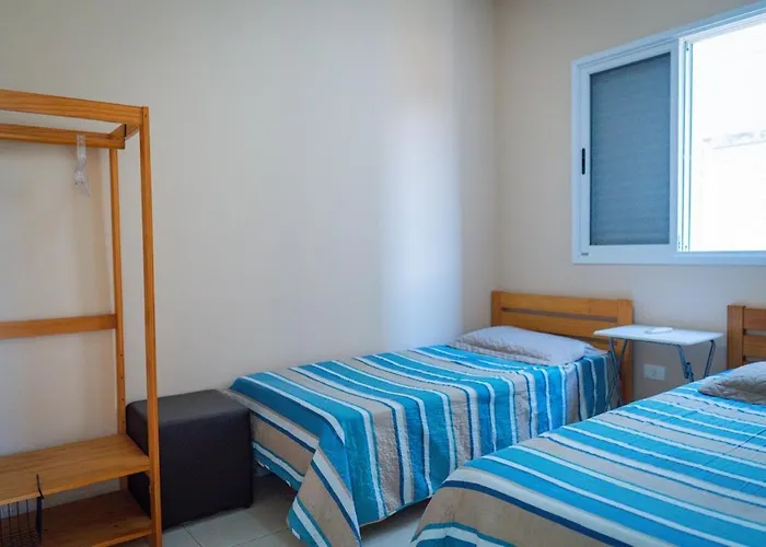 Excelente localizacao Vista parcial Mar Sol da Manhã 03 quartos Ar condicionado Piscina e Sauna Ubatuba